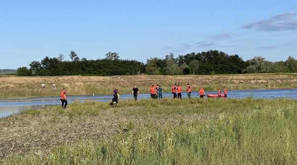 un copil de 10 ani a disparut in raul siret