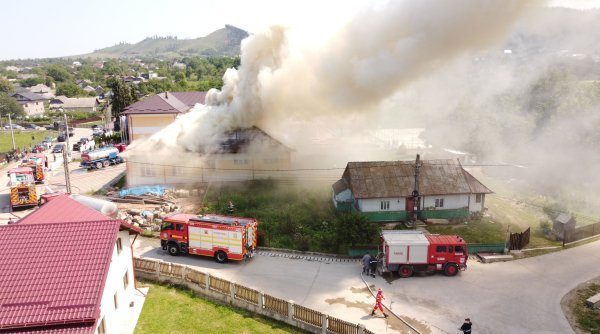 incendiu violent la scoala din herla incendiu violent la scoala din herla