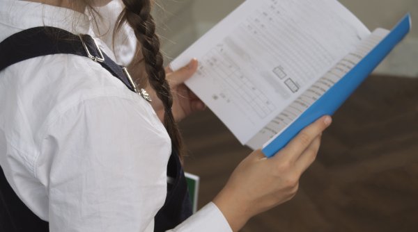 doi elevi eliminati din examenul de bacalaureat