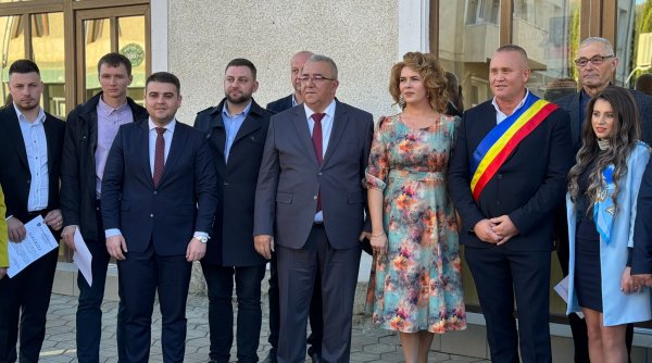 primarul comunei moldovita alin bosutar investit in noul mandat primarul comunei moldovita alin bosutar investit in noul mandat