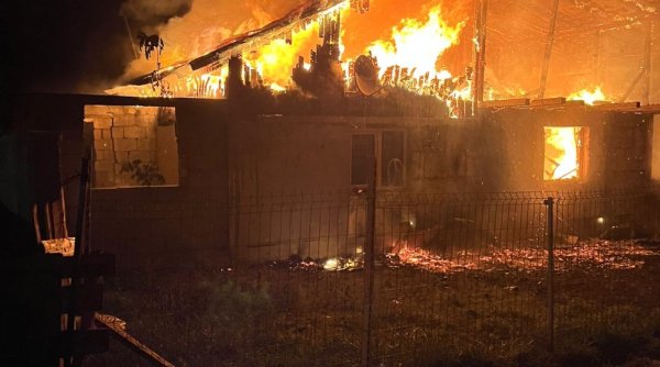 incendiu de proportii intr o gospodarie din scheia