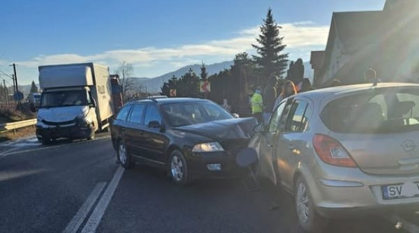 trafic rutier blocat dupa un accident rutier la molid trafic rutier blocat dupa un accident rutier la molid
