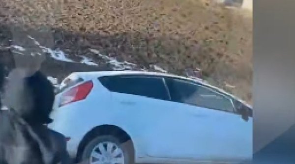 un nou incident pe dn15c la boroaia un autoturism a ajuns in afara partii carosabile un nou incident pe dn15c la boroaia un autoturism a ajuns in afara partii carosabile