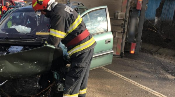 trei persoane ranite intr un accident in gulia transportate la spital pentru ingrijiri trei persoane ranite intr un accident in gulia transportate la spital pentru ingrijiri
