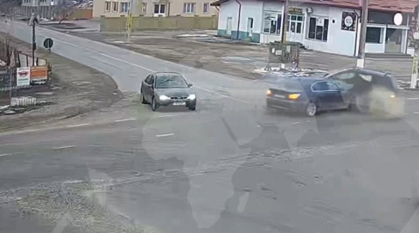 accidentul de la cornu luncii a fost surprins pe camerele de supraveghere accidentul de la cornu luncii a fost surprins pe camerele de supraveghere