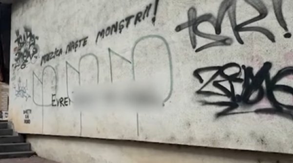 au fost identificati autorii mesajului antisemit scris pe un bloc din centrul sucevei au fost identificati autorii mesajului antisemit scris pe un bloc din centrul sucevei