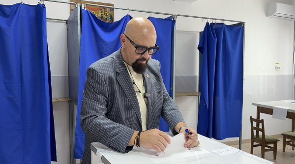 presedintele anpc cristian popiescu piedone a votat la falticeni presedintele anpc cristian popiescu piedone a votat la falticeni