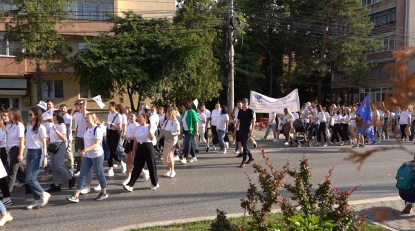absolventii universitatii stefan cel mare din suceava au fost joi seara in centrul atentiei la absolventii universitatii stefan cel mare din suceava au fost joi seara in centrul atentiei la