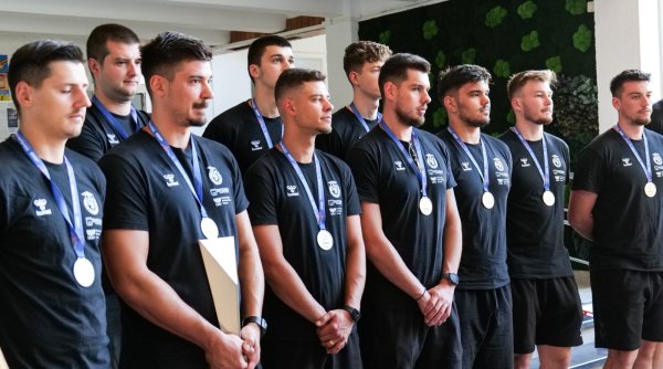handbalistii usv premiati pentru performanta handbalistii usv premiati pentru performanta