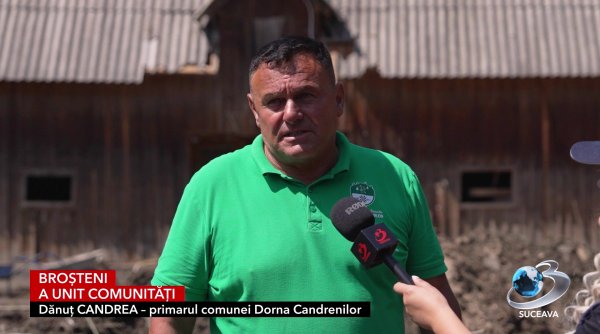 primarul danut candrea inconjurat de zeci de voluntari la brosteni