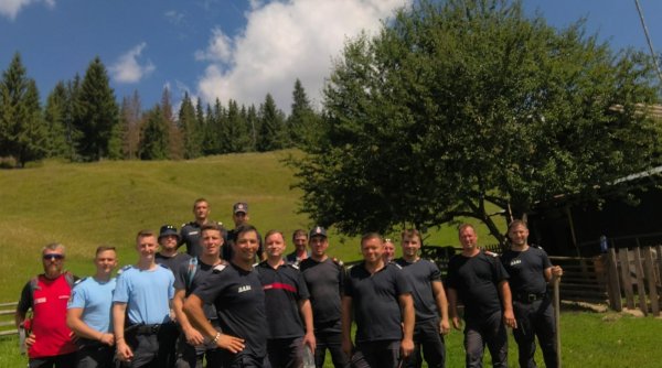 convoi umanitar pentru ciobanii izolati de ploile torentiale