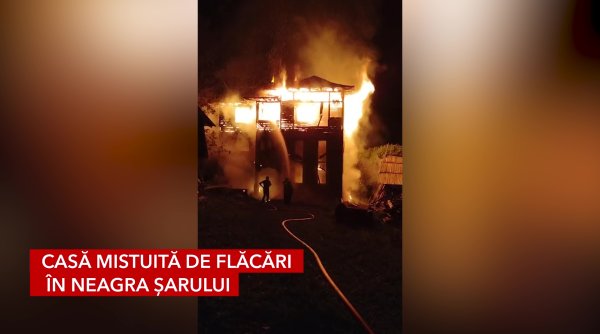 casa mistuita de flacari in neagra sarului