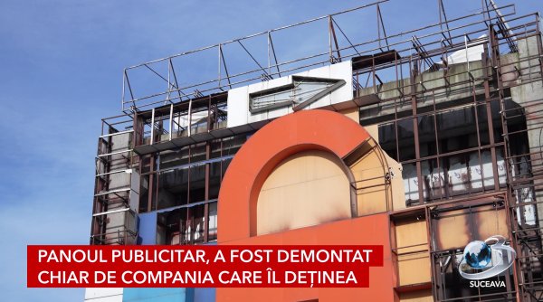 panoul cu initialele mall ului scos din giratoriul de la bazar