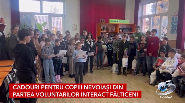 cadouri pentru copiii nevoiasi din partea voluntarilor interact falticeni