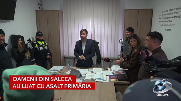 oamenii din salcea au luat cu asalt primaria
