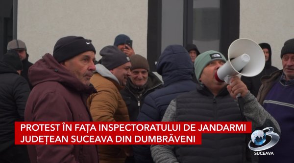 protest in fata inspectoratului de jandarmi judetean suceava din dumbraveni