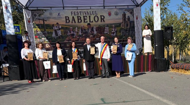 berchisesti si parcova unite de traditii la prima editie a festivalului babelor