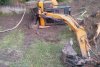 Rădășenean, prins cu piciorul sub mini-excavatorul cu care lucra 10402