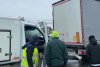 Incident rutier la Spătărești: o camionetă, prinsă între două TIR-uri 10560