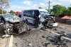 Impact frontal între un microbuz cu 17 persoane și un autoturism, la Văculești, Botoșani 10773